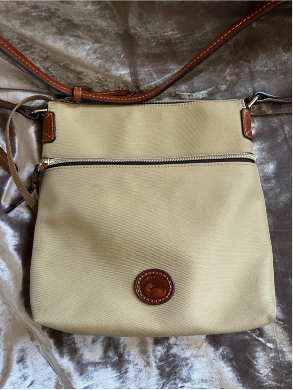 DOONEY & BOURKE CROSSBODY CANVAS TAN BAG SEE PHOTOS , VERY NICE GREAT4/TRIPS